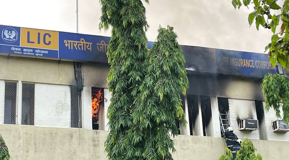 mumbai lic office fire